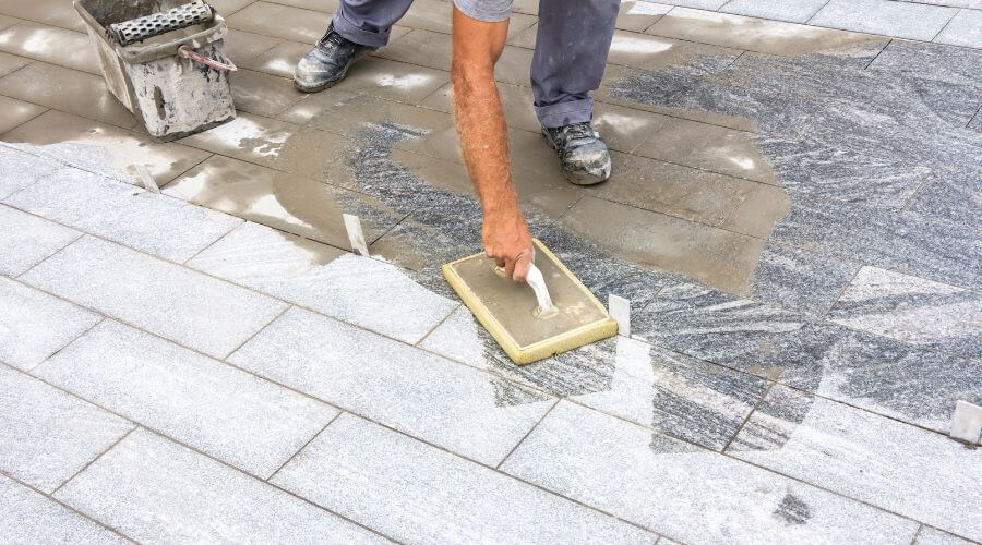 Professional gutter cleaning in Nice, CA